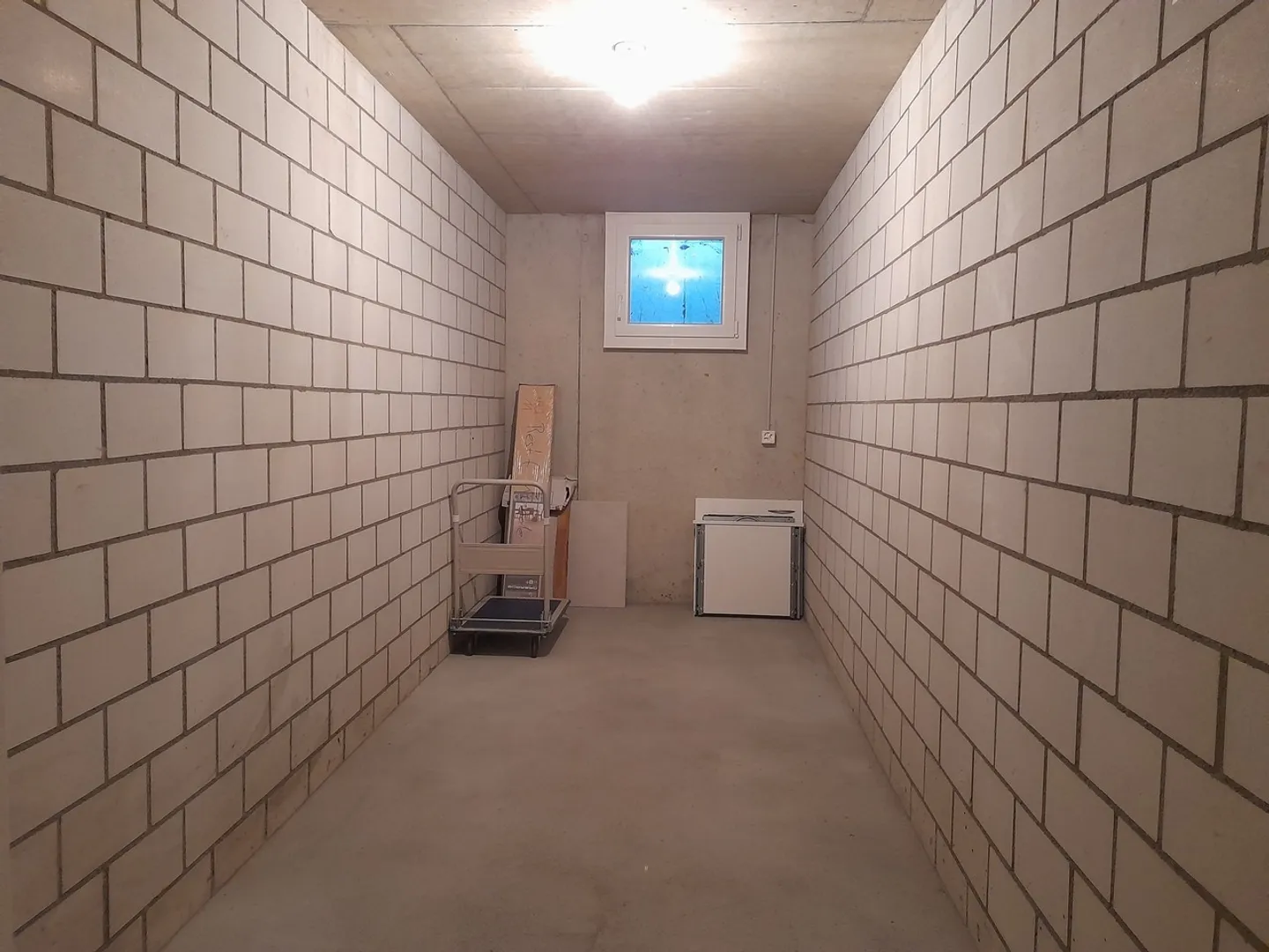Spacious 4.5-room apartment on the edge of the village - Photo 9 of 10