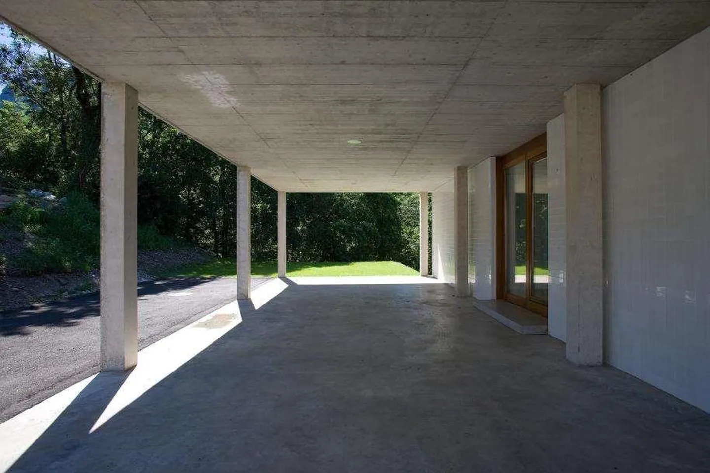 High-Value Villa in Sonvico, see in: 3D Video 360 Degrees - Photo 6 of 13
