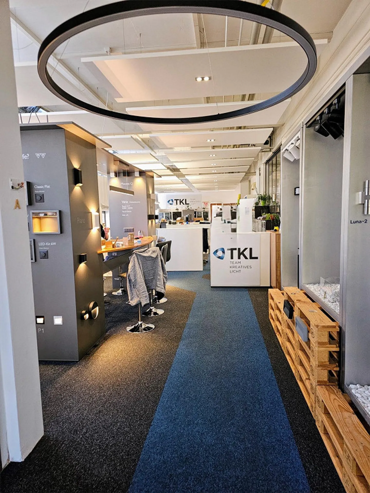 Locali commerciali attraenti - spaziosi e versatili - Foto 1 di 12