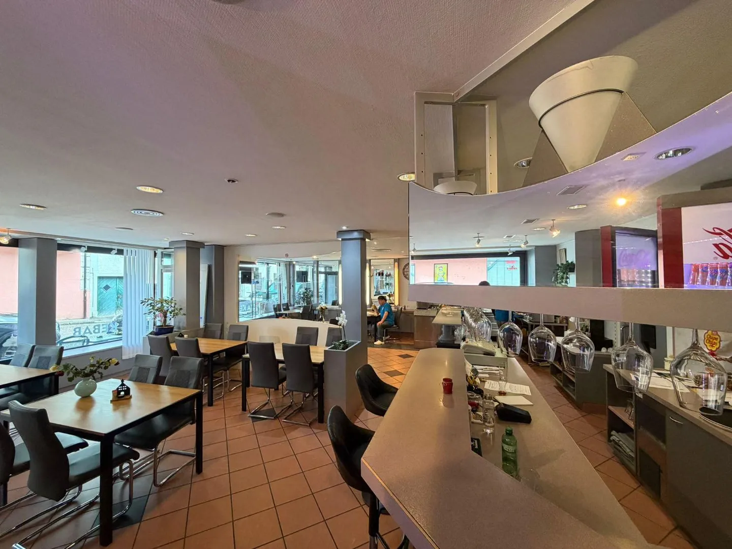 Gebäude mit hohem Renovierungspotenzial - Foto 3 von 3