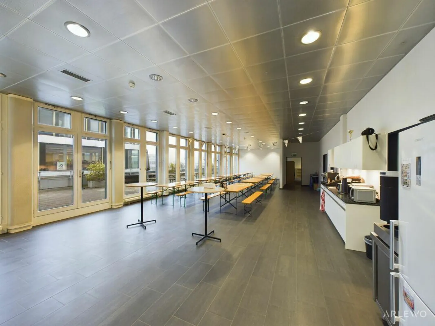 Ufficio e spazio commerciale? Puoi avere entrambi su un piano! - Foto 5 di 12