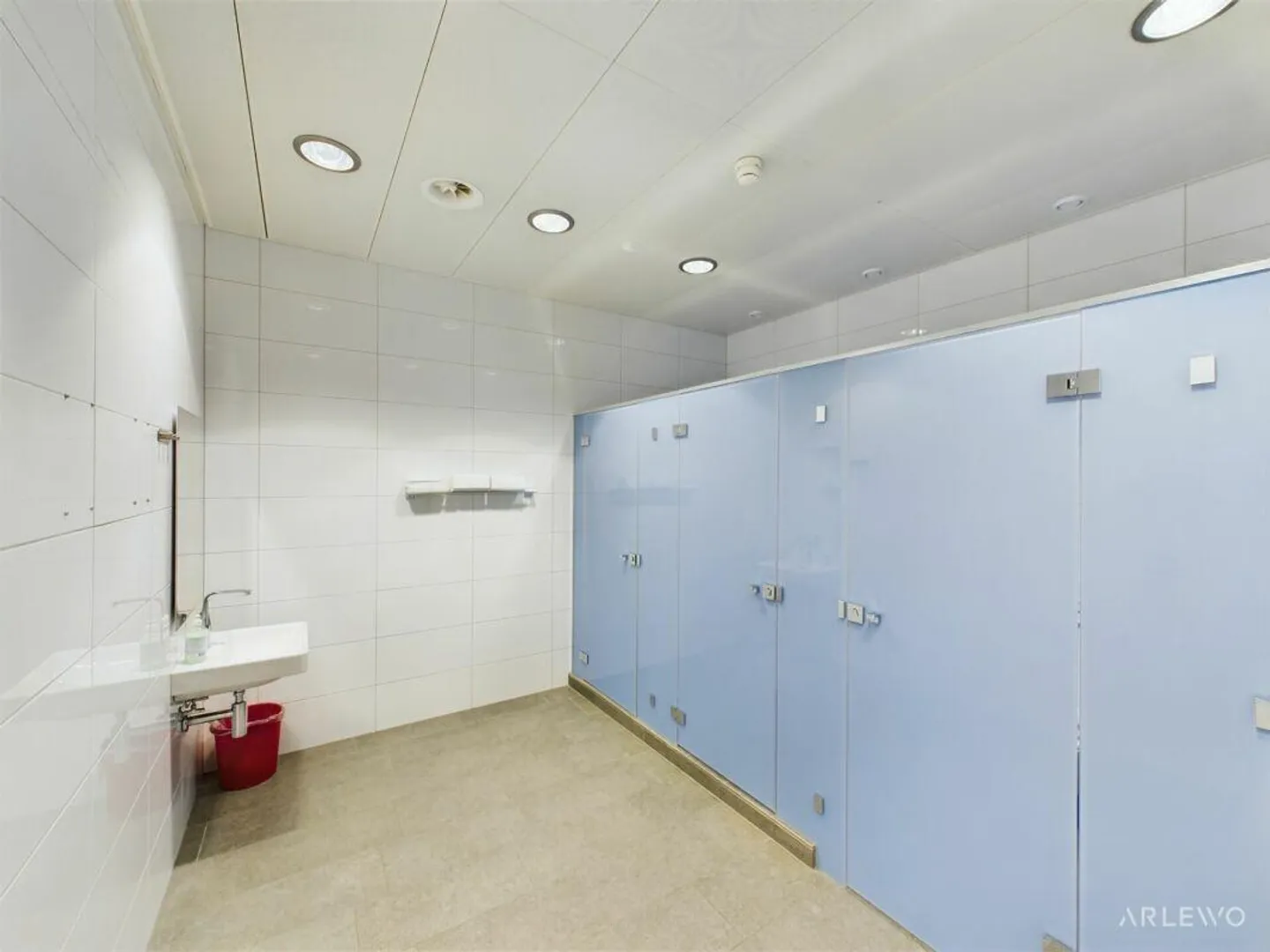 Ufficio e spazio commerciale? Puoi avere entrambi su un piano! - Foto 10 di 12