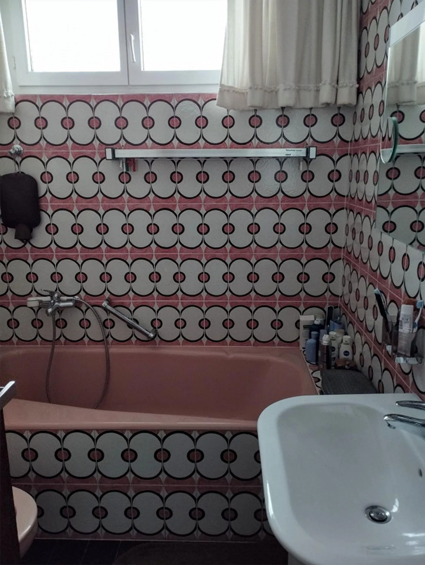 MURALTO – Appartamento elegante con piscina privata e vista lago mozzafiato - Foto 26 di 28