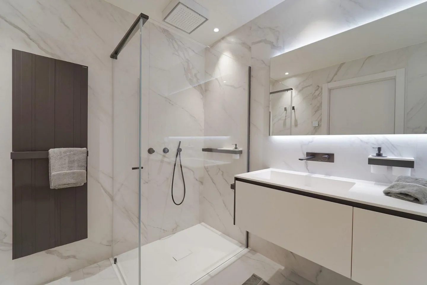 TWO-ROOM APARTMENTS WITH HIGH-END EQUIPMENT - Photo 5 of 9