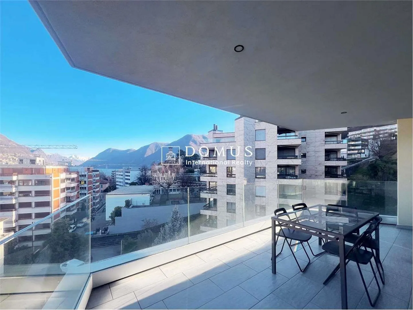 Wonderful luxury apartment in Paradiso - Photo 1 of 13