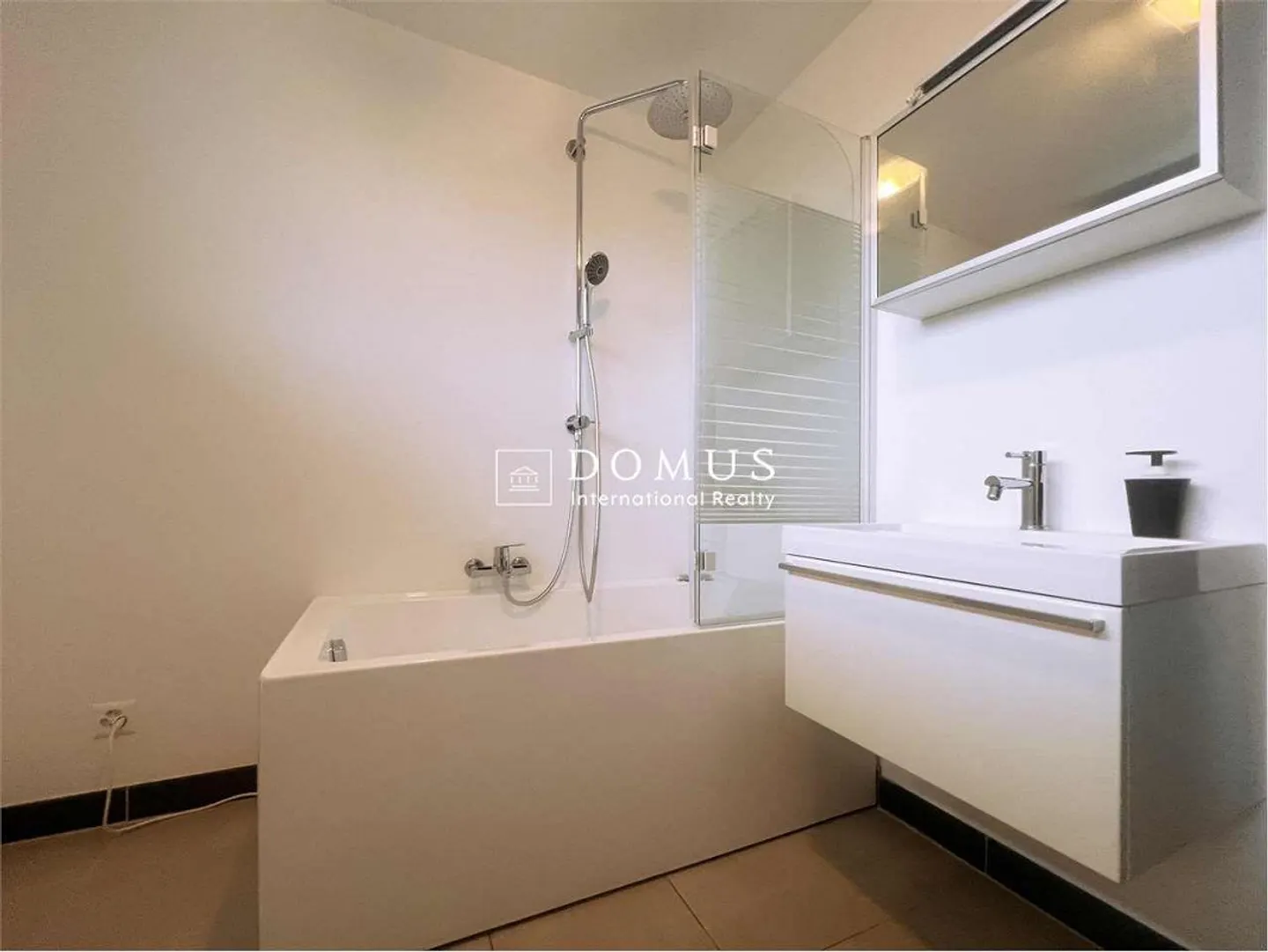 Wonderful luxury apartment in Paradiso - Photo 12 of 13
