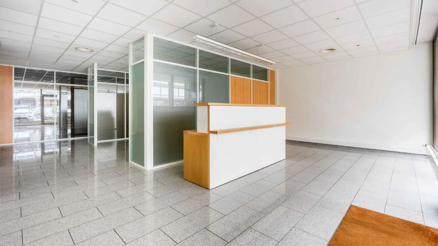 Modernes Büro Nahe der UNO - Foto 3 von 10