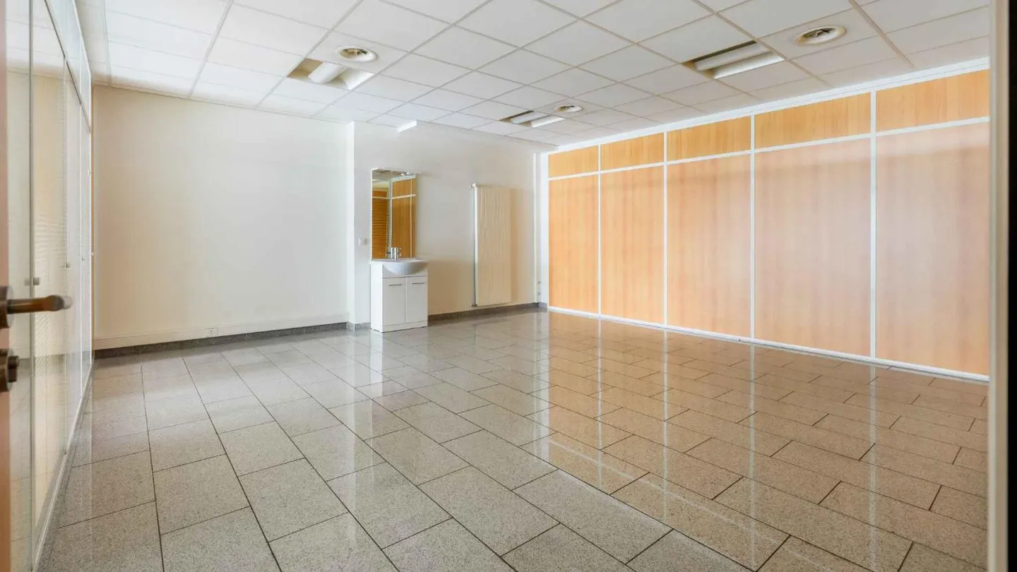 Modernes Büro Nahe der UNO - Foto 10 von 10
