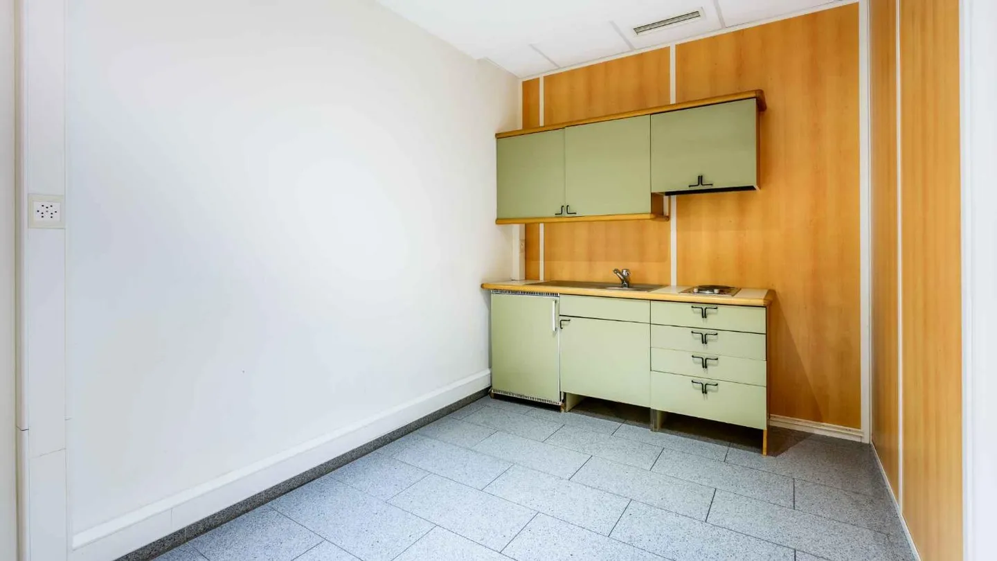 Modernes Büro Nahe der UNO - Foto 8 von 10