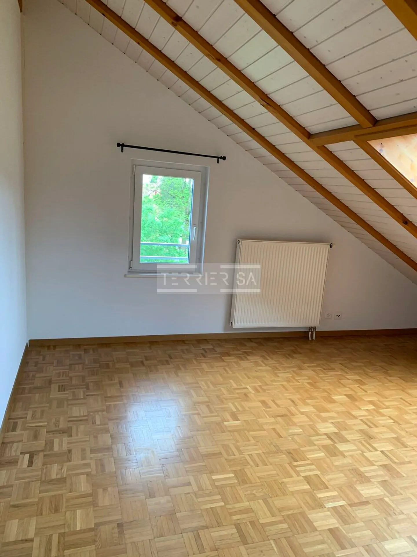 Penthouse duplex with 3.5 rooms + office with parking space - Photo 9 of 13