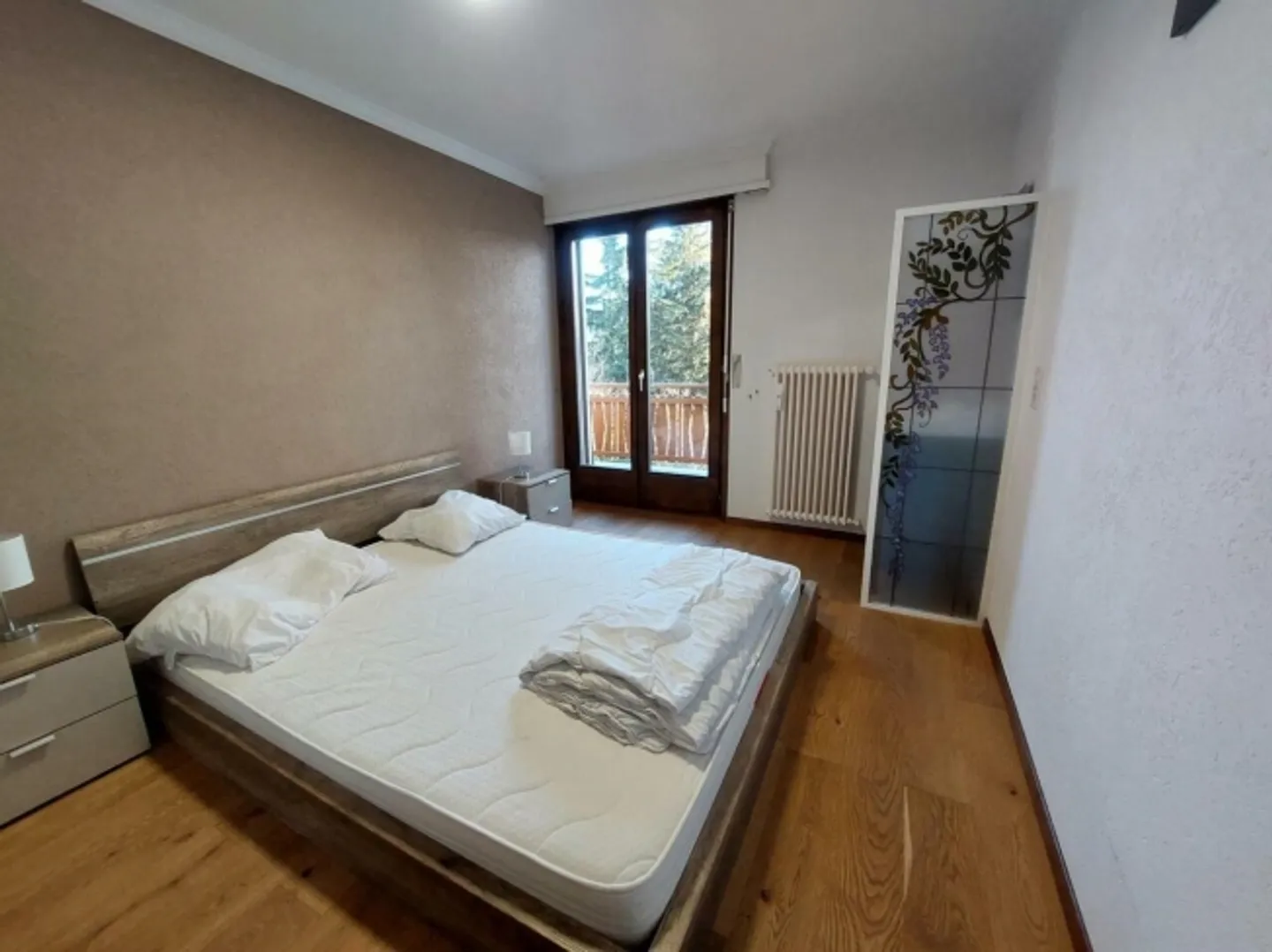 Charming 4.5 Rooms with Balcony and Tranquility - Photo 2 of 10