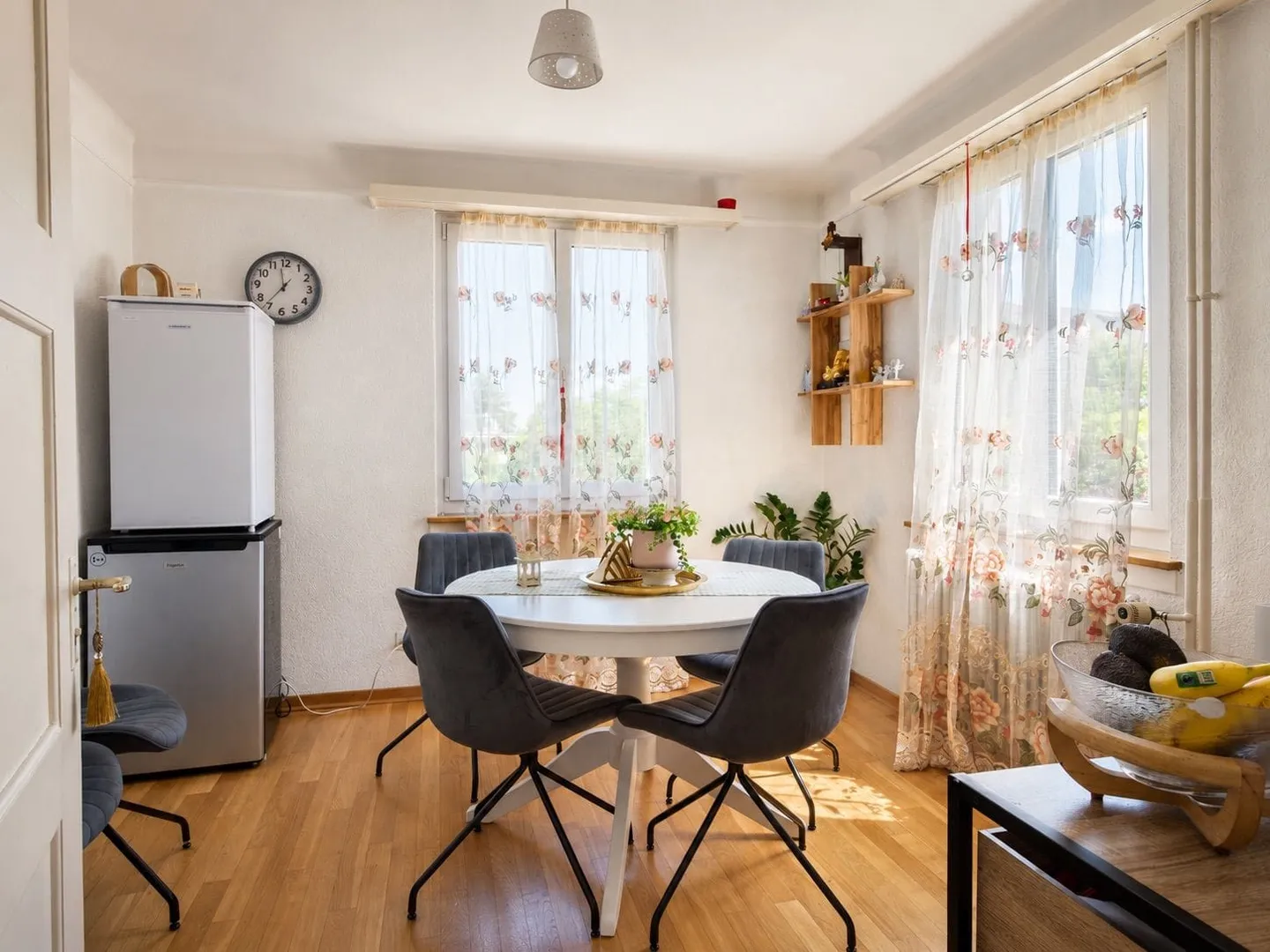 Réservé - Propriété entièrement louée avec 4 unités et potentiel de développement - 3,5 % - Photo 2 sur 11