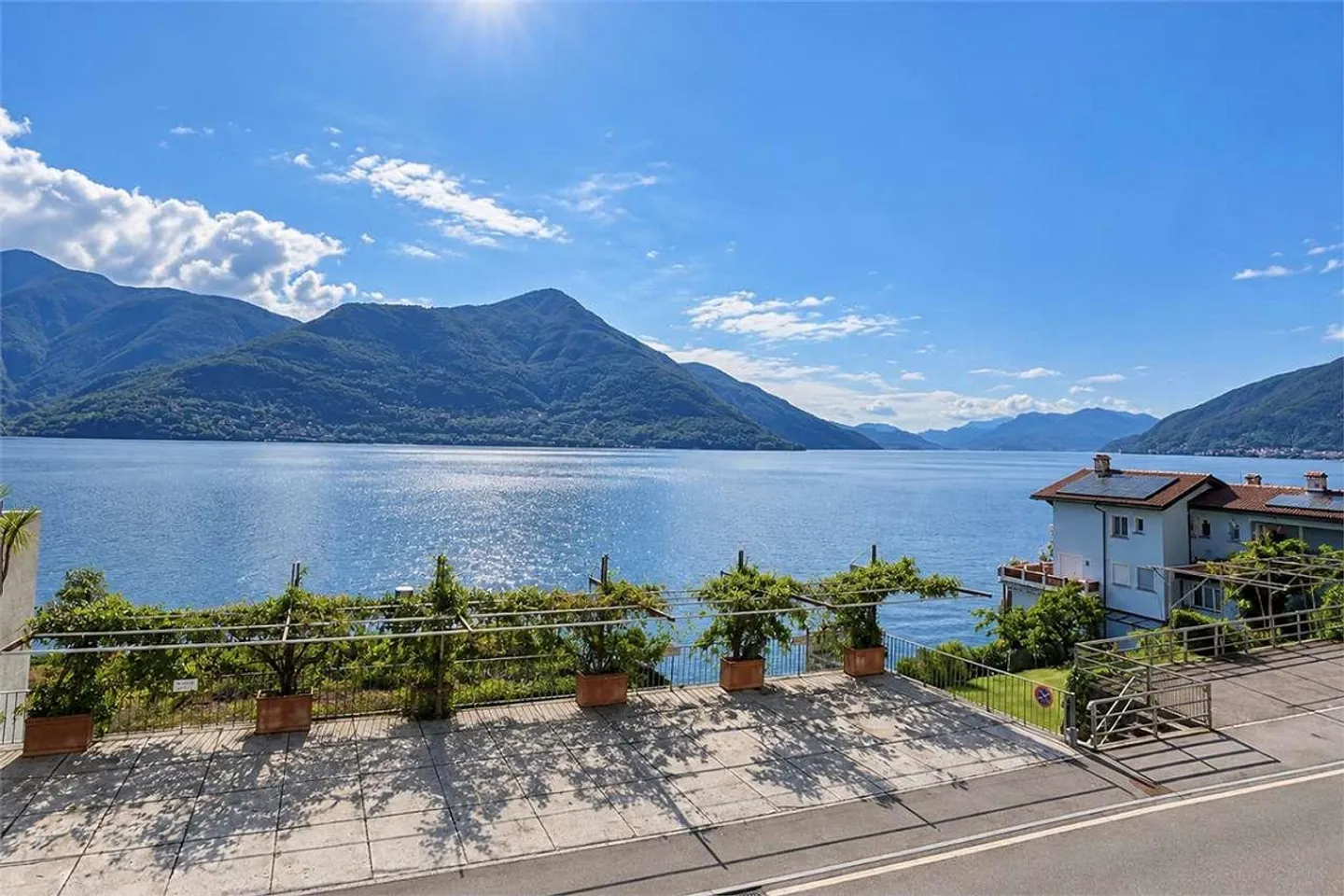 Appartamento Esclusivo con Vista Lago - Foto 4 di 11