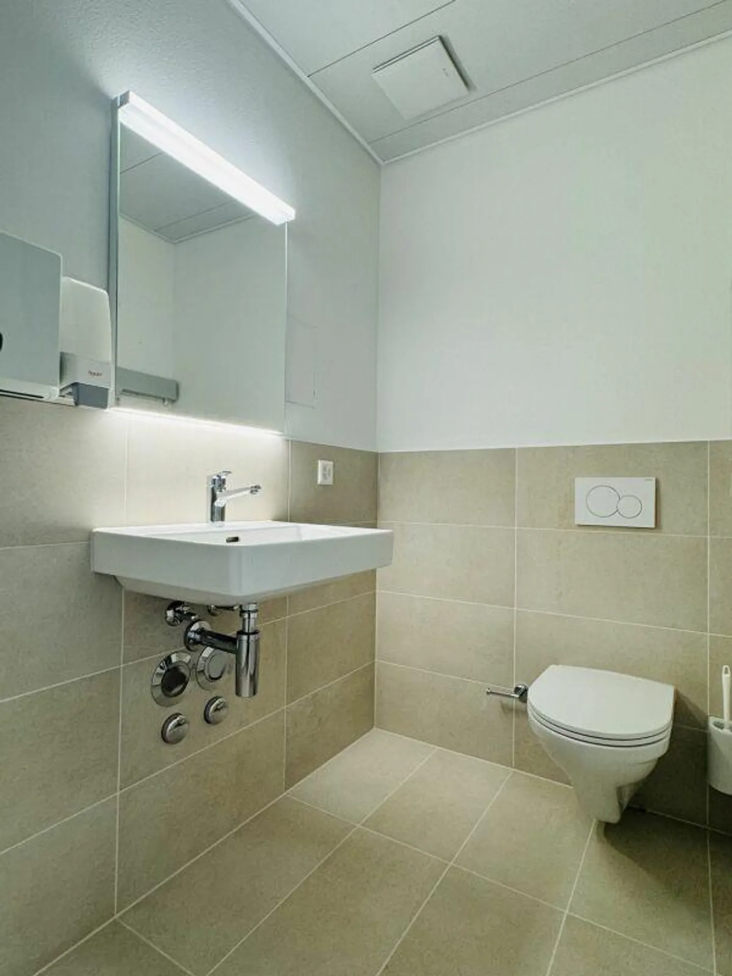 Hier fällt Ihr Unternehmen sofort ins Auge! - Foto 9 von 12