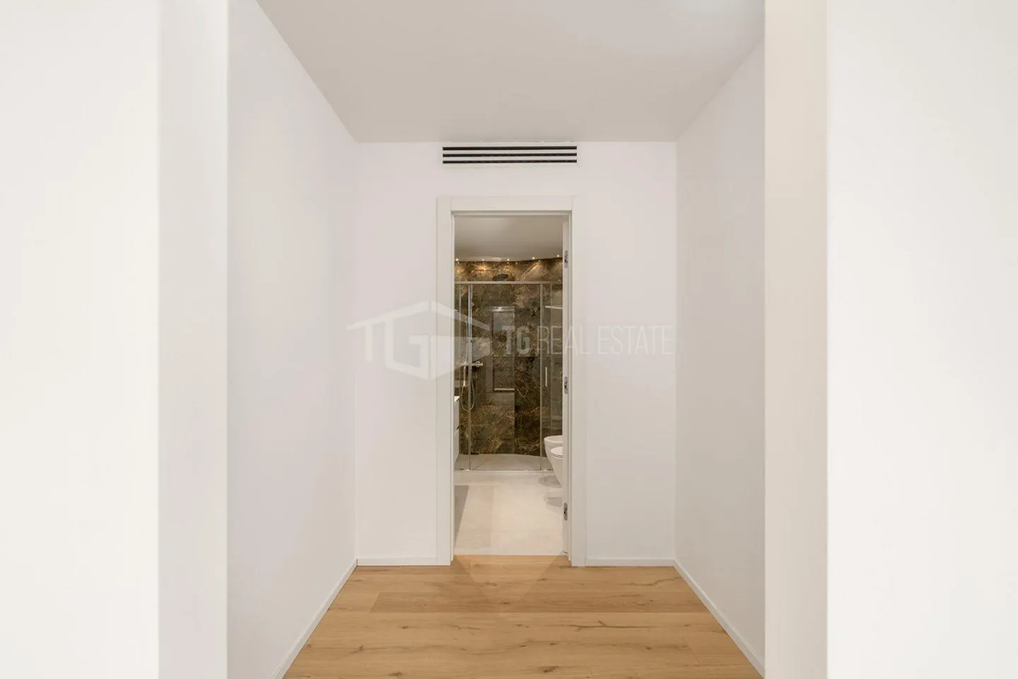 Moderne Villa mit Seeblick - Foto 6 von 13