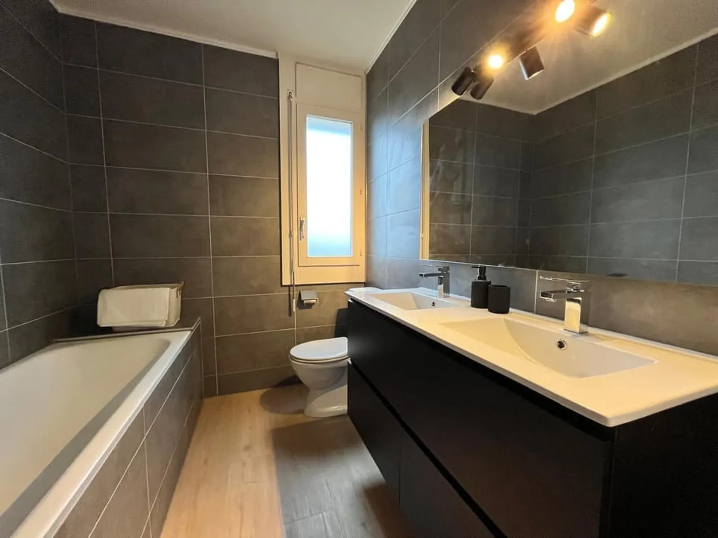 Exklusives Angebot? Renovierte 4-Zimmer-Wohnung, 177 m² PPE, Panoramablick 180 auf der 7. Etage (Meyrin) - Foto 7 von 13