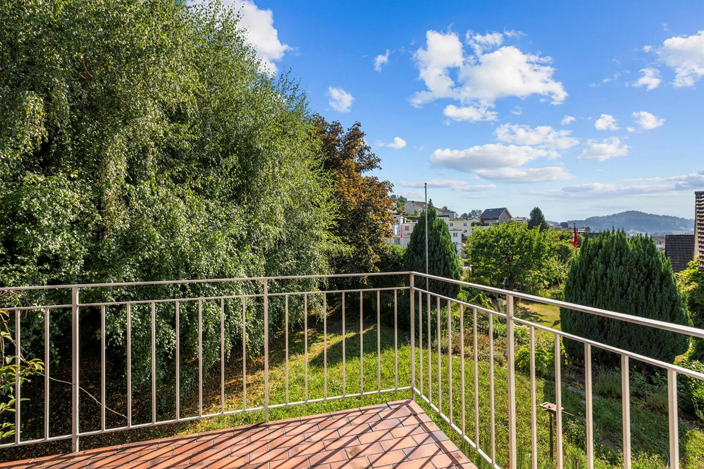 Charmantes Einfamilienhaus mit Garten - Foto 3 von 16