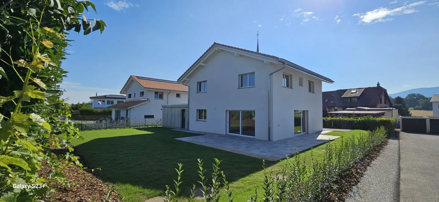 Geräumiges neues Einfamilienhaus mit 5,5 Zimmern - Foto 1 von 19