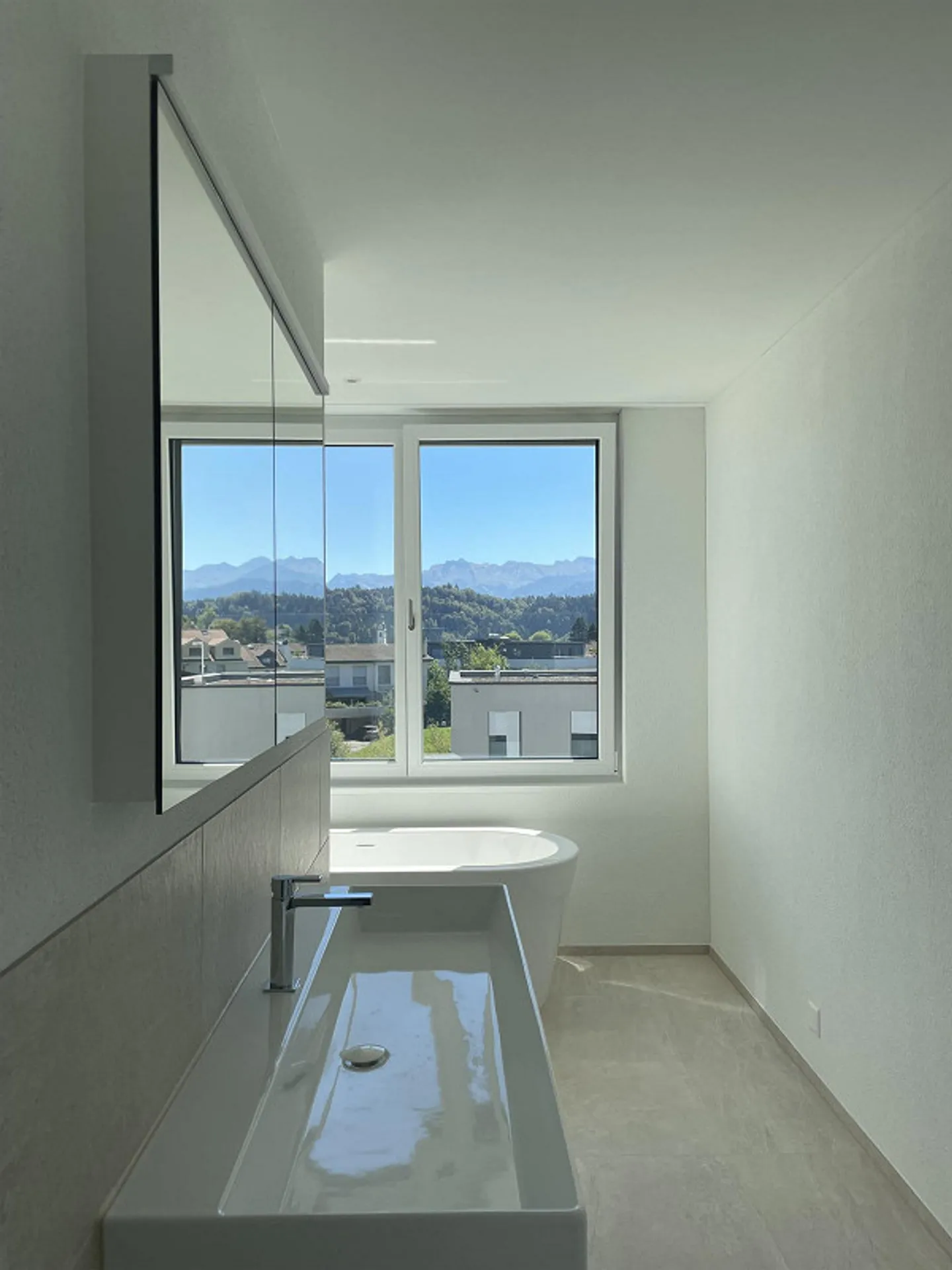 NOUVEAU: Maison individuelle spacieuse, moderne et lumineuse! - Photo 2 sur 21
