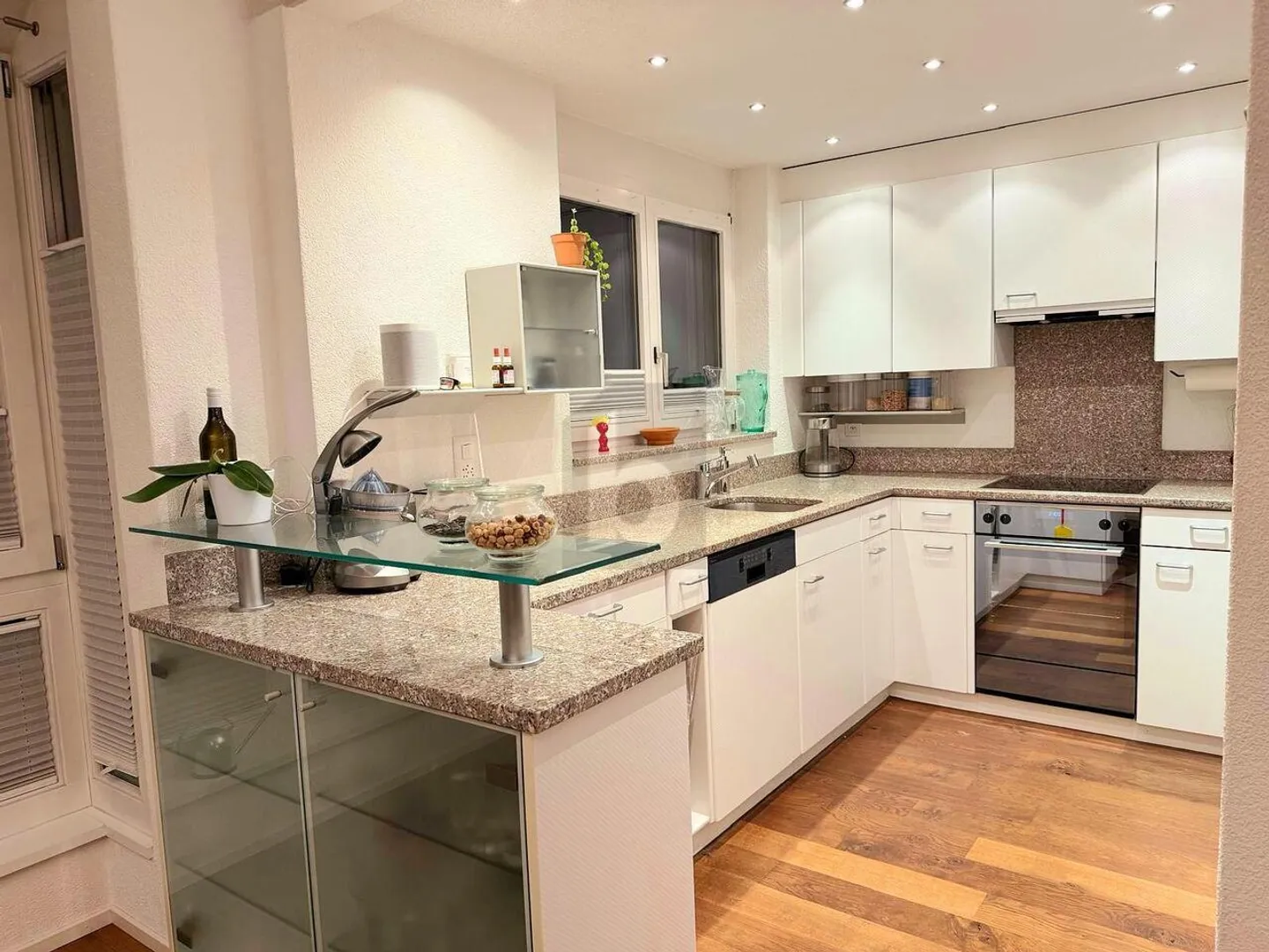 Charming and Quiet with Idyllic Garden - Photo 3 of 6