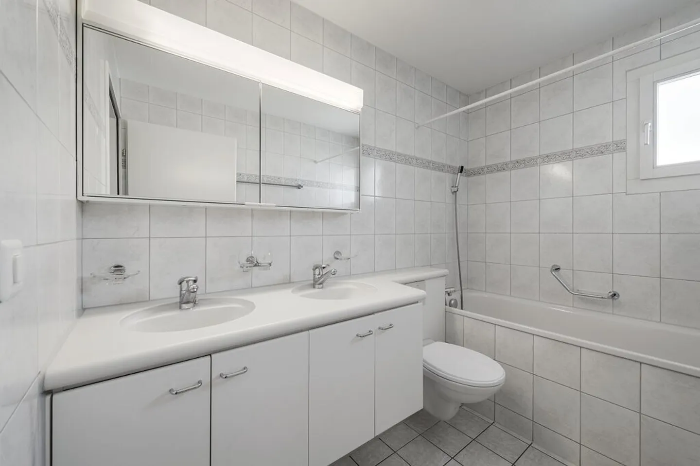 Geräumige 4.5 Zimmer Wohnung - Foto 3 von 8