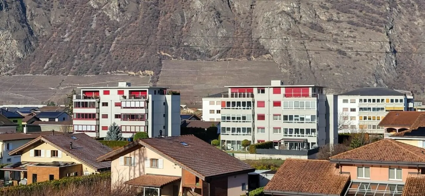 Dachgeschoss mit 3 Zimmern in der Gemeinde Saxon - Foto 1 von 16