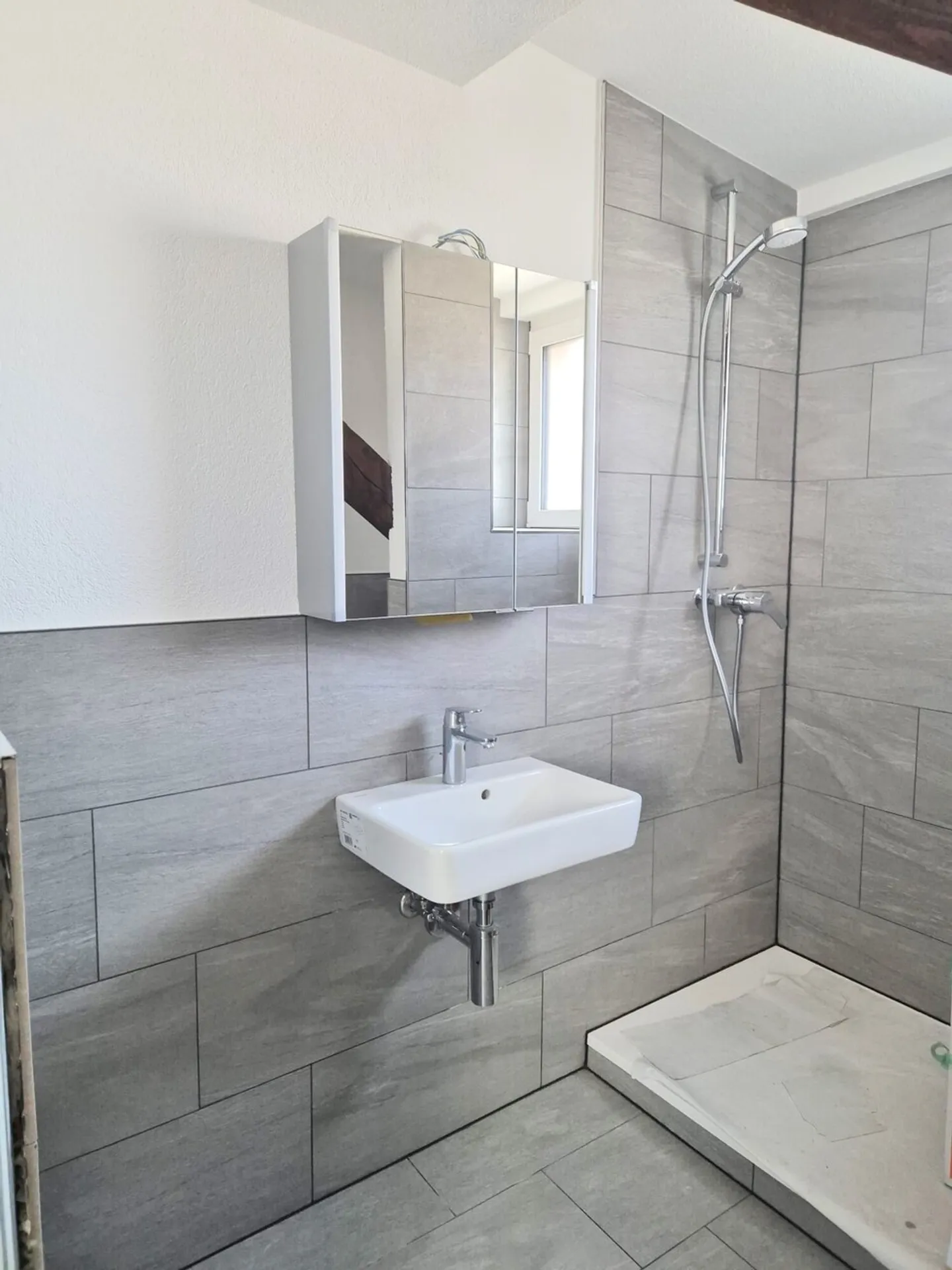 Magnifique appartement en attique avec balcon - Photo 7 sur 9