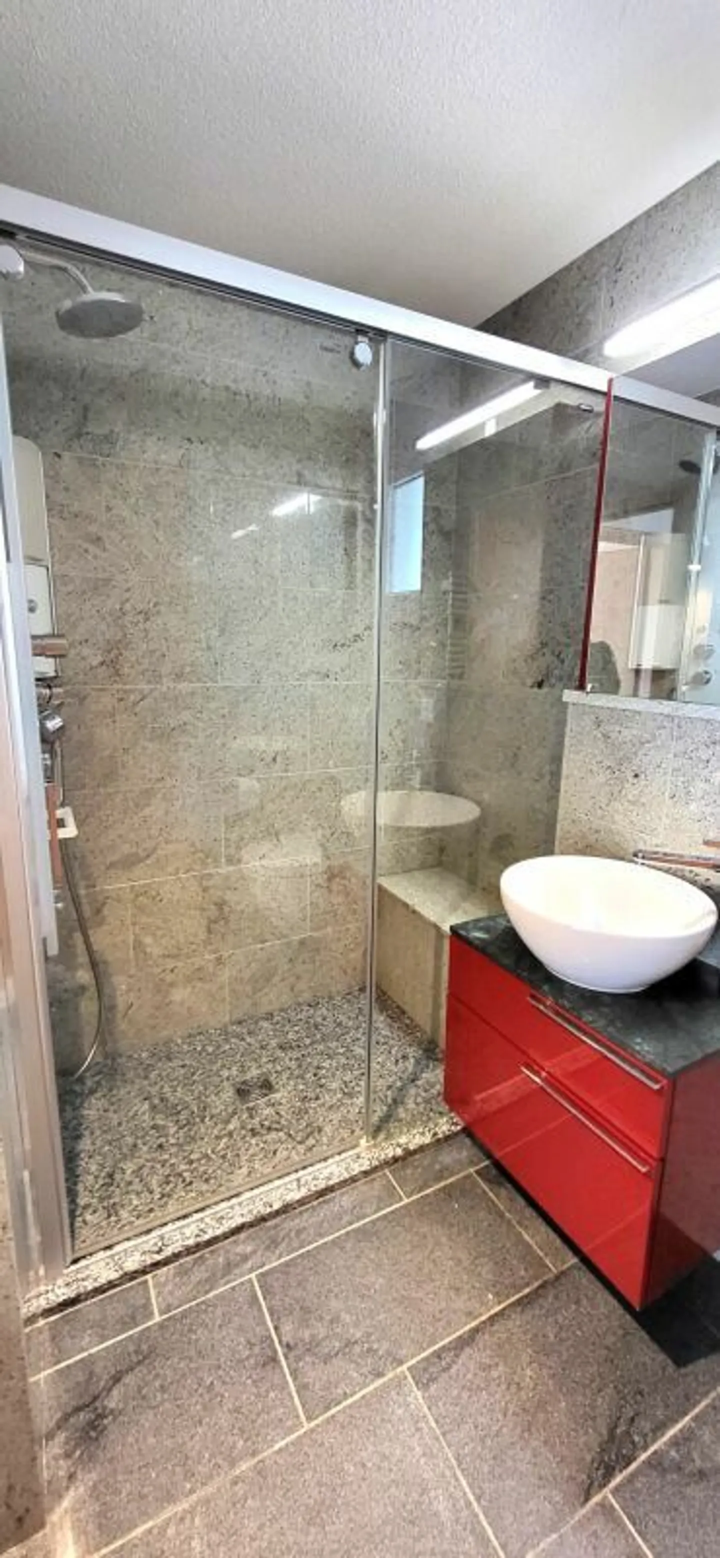 Dachgeschoss mit 3 Zimmern in der Gemeinde Saxon - Foto 8 von 16