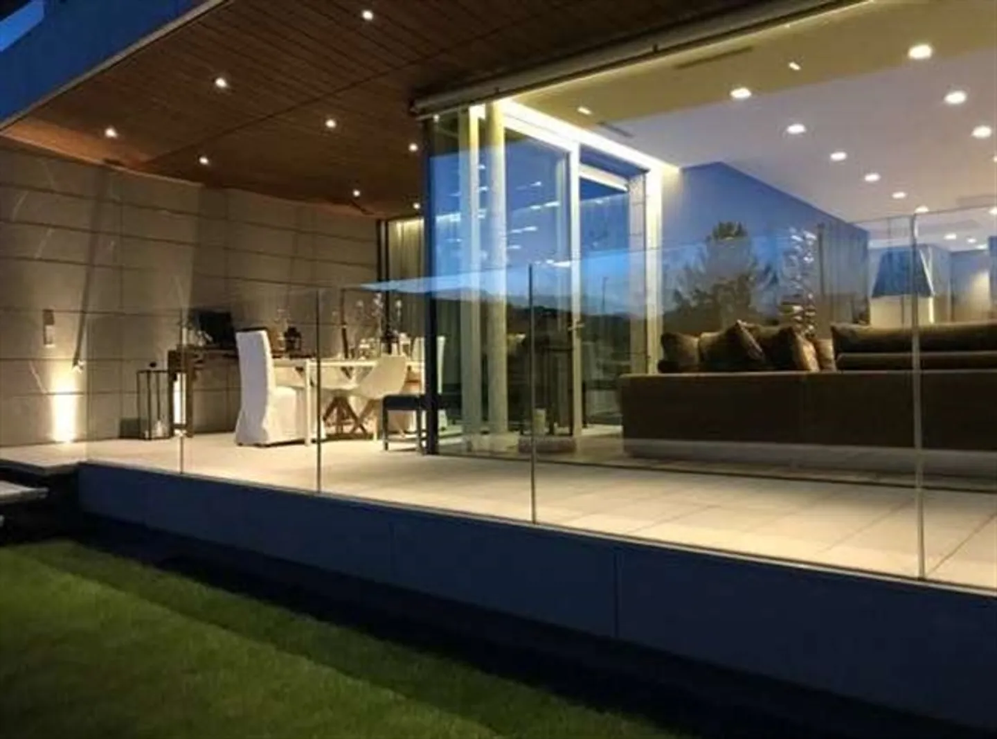 Un design élégant rencontre le bien-être privé – Appartement de jardin - Photo 2 sur 9