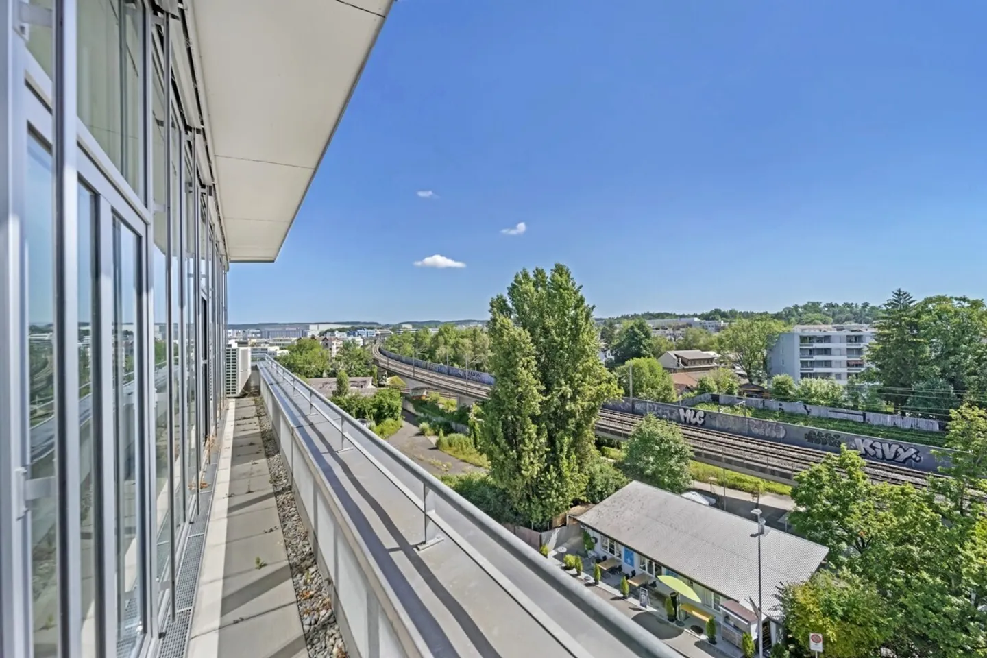 Espace de bureau exclusif avec terrasse panoramique - Votre vue sur le succès ! - Photo 1 sur 8