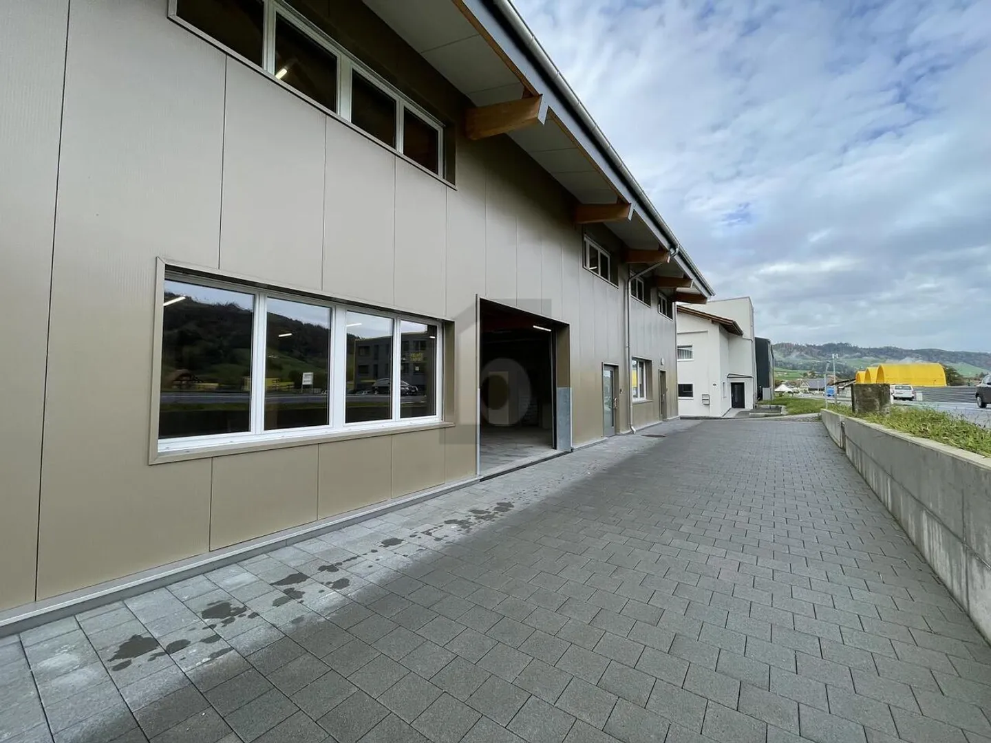 NEUBAU FÜR MASSGESCHNEIDERTE BEDÜRFNISSE - Foto 1 von 6