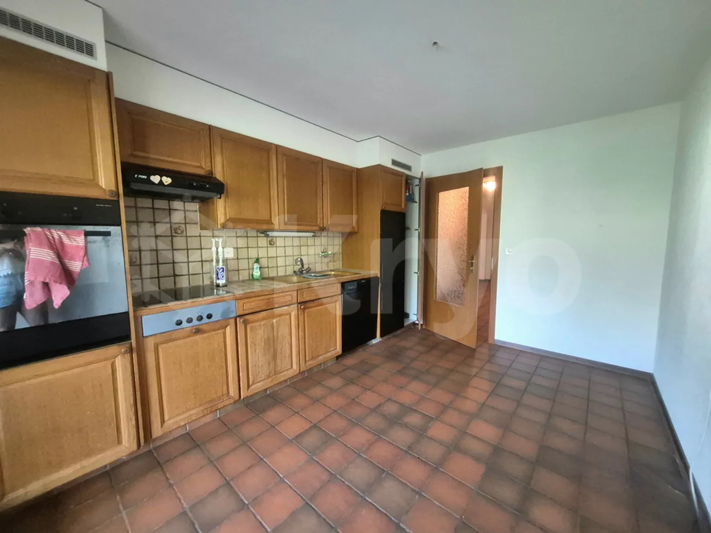 A PROSSIMITÀ DEL CENTRO - APPARTAMENTO SPAZIOSO - Foto 2 di 8