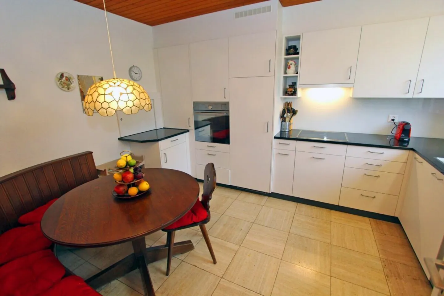 Spacious Bungalow with Atrium - Photo 2 of 10