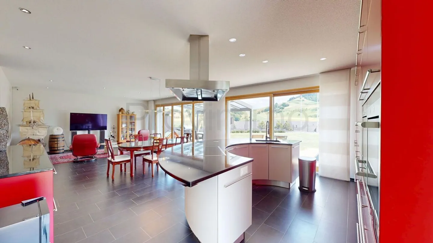 Representative 8-Room Villa with Breathtaking Panoramic Views - Photo 8 of 13