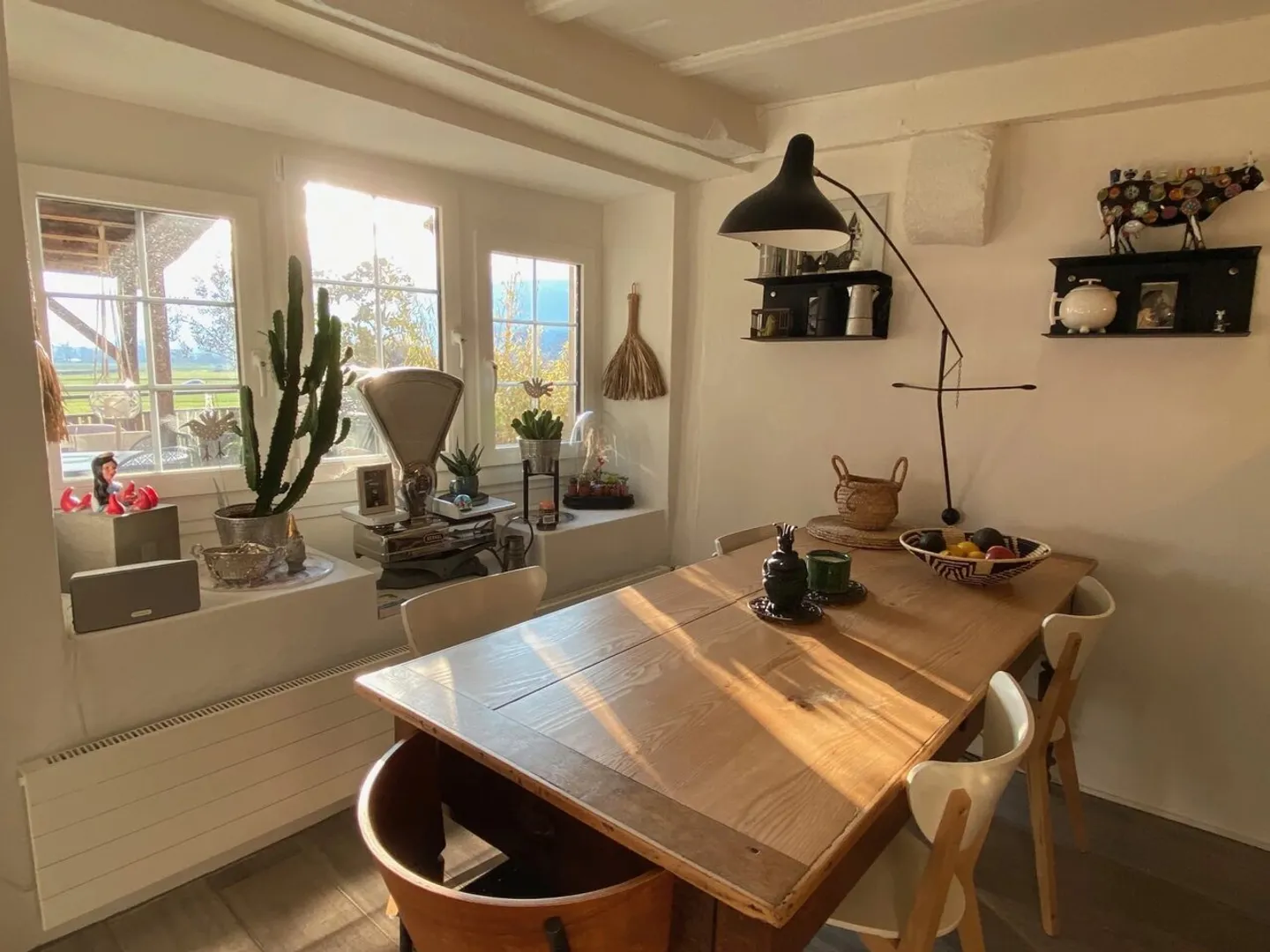 LE LANDERON (NE): Beautiful 16th-century village house completely renovated with commercial space. - Photo 3 of 13