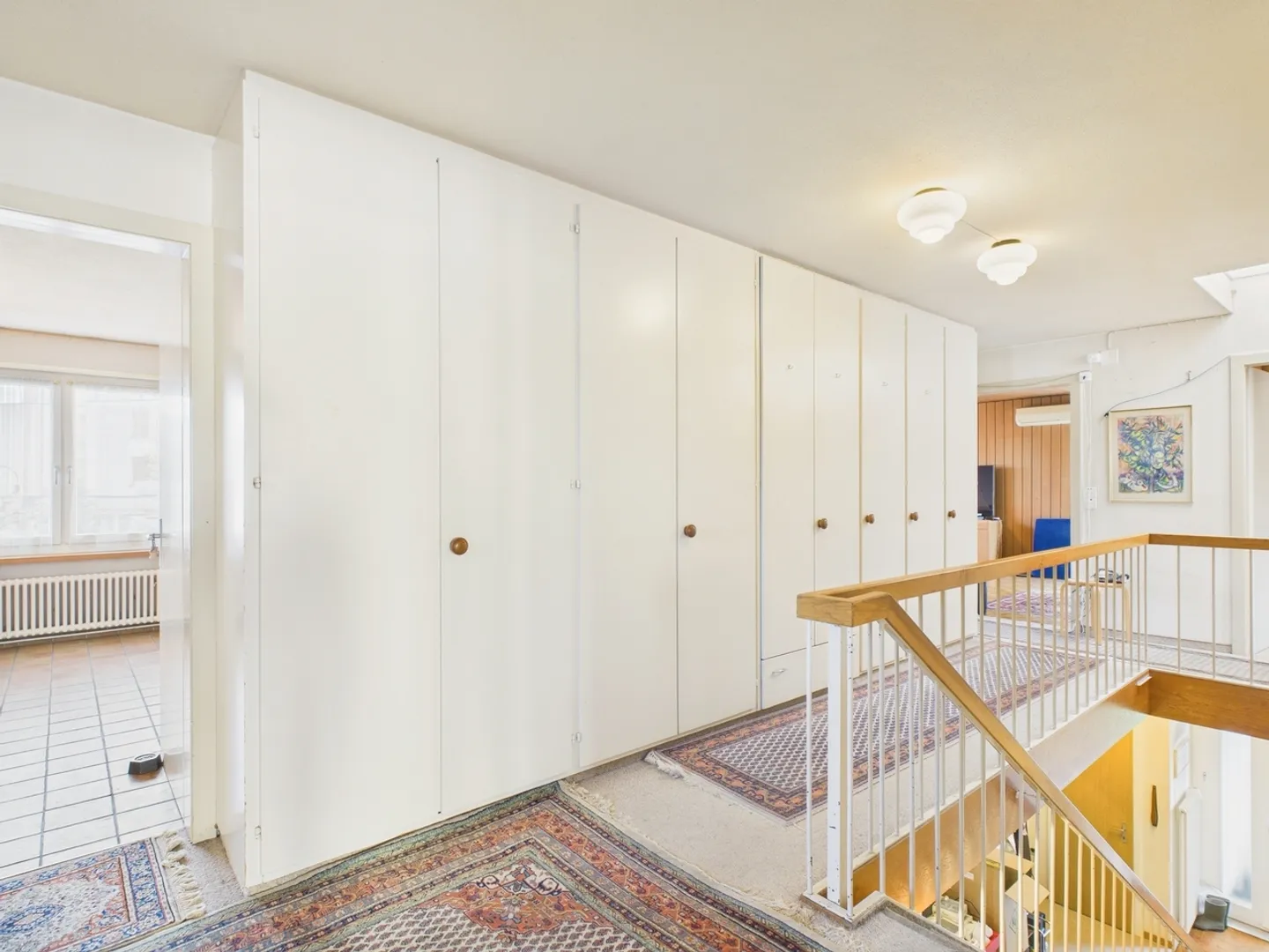 Bâtiment résidentiel et commercial spacieux dans un emplacement idéal à Seon - Beaucoup d'espace et potentiel d'expansion polyvalent - Photo 6 sur 13