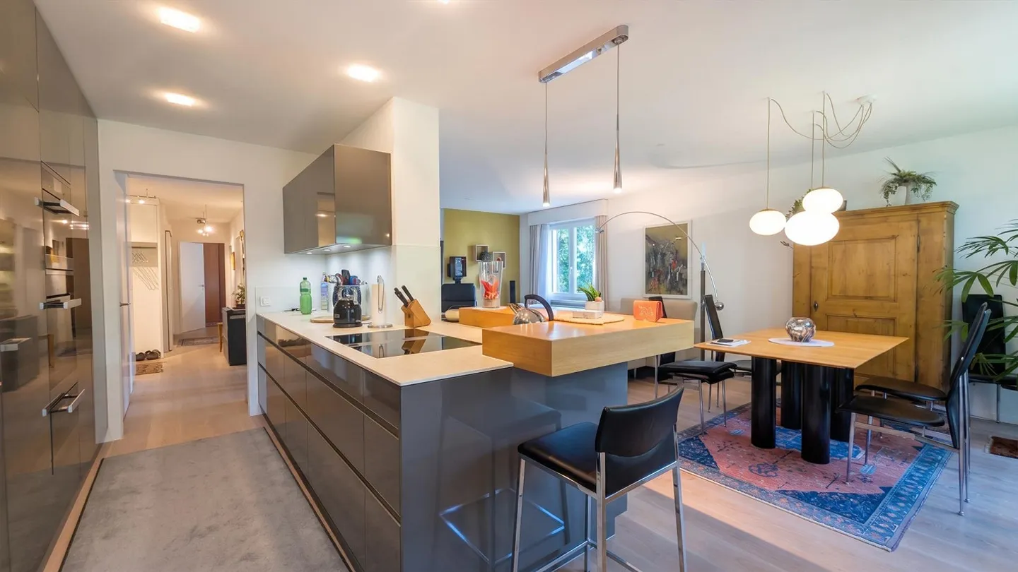 Modern and high-quality renovated - Photo 7 of 16