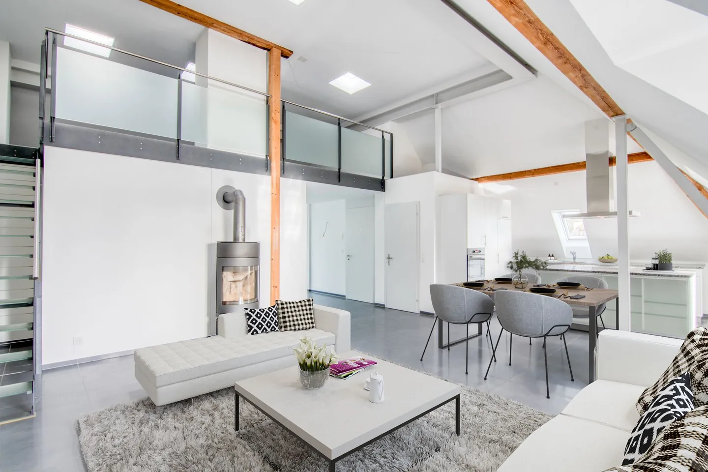 Appartamento attico di alta qualità 2½ locali + galleria: costruito nel 2013 nel popolare quartiere di Engeried, Bern-Länggasse - Foto 1 di 28