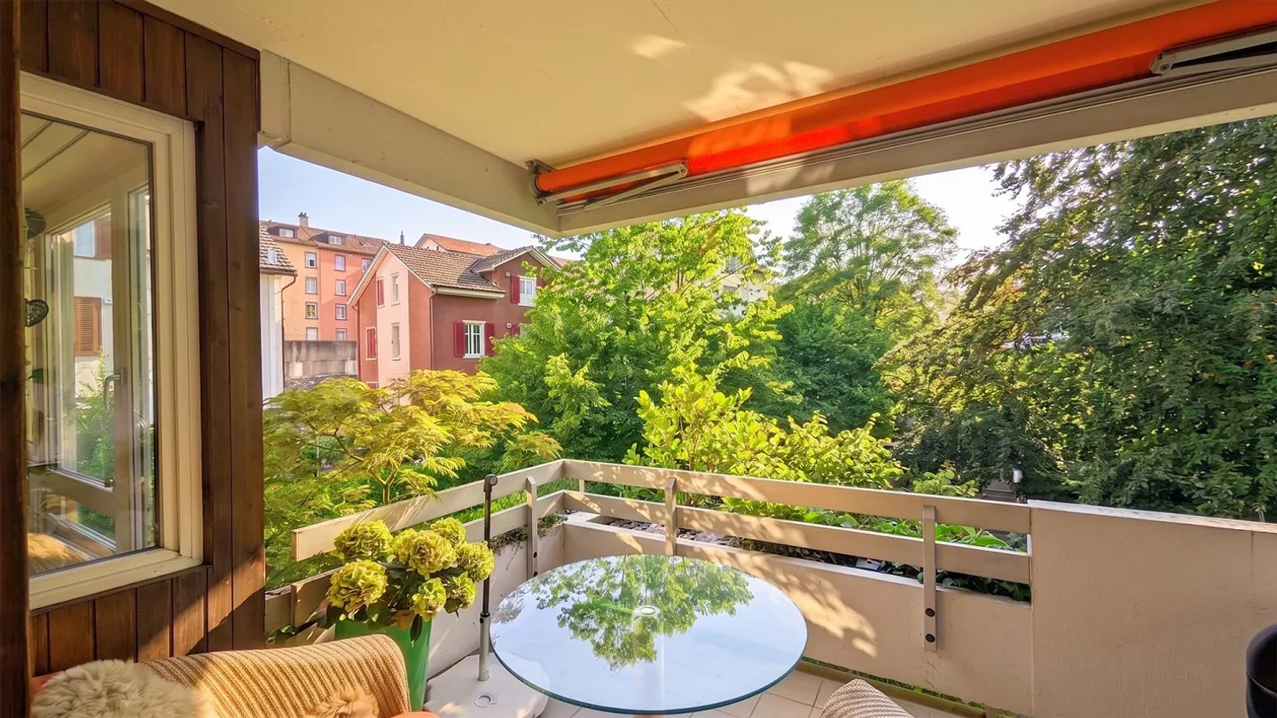 Modern and high-quality renovated - Photo 5 of 16