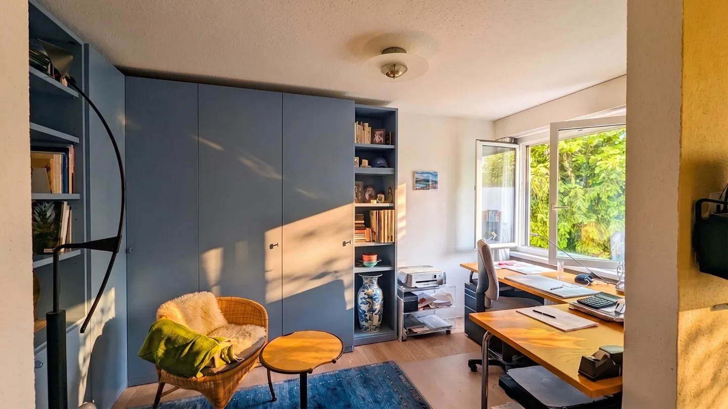 Modern and high-quality renovated - Photo 6 of 16