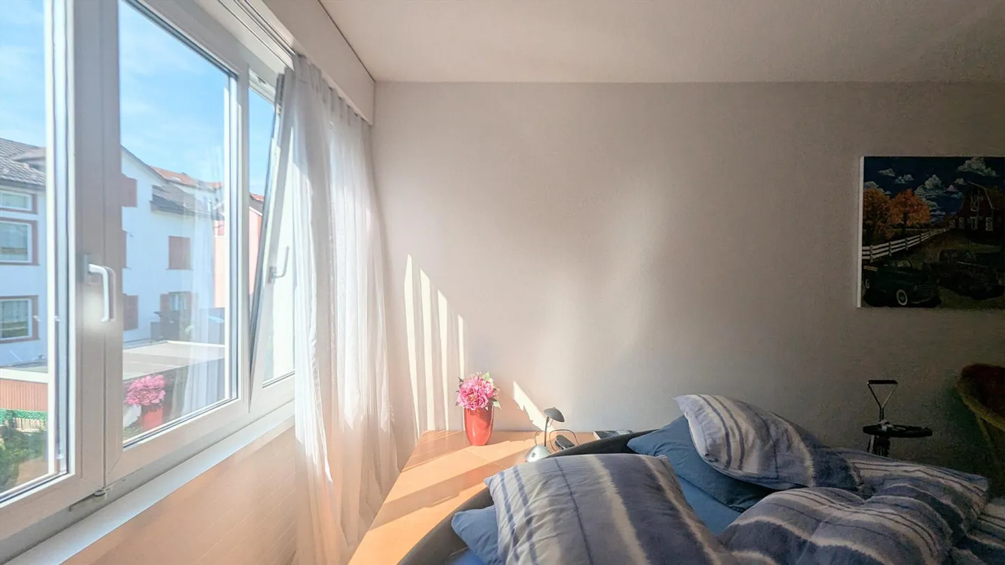 Modern and high-quality renovated - Photo 10 of 16