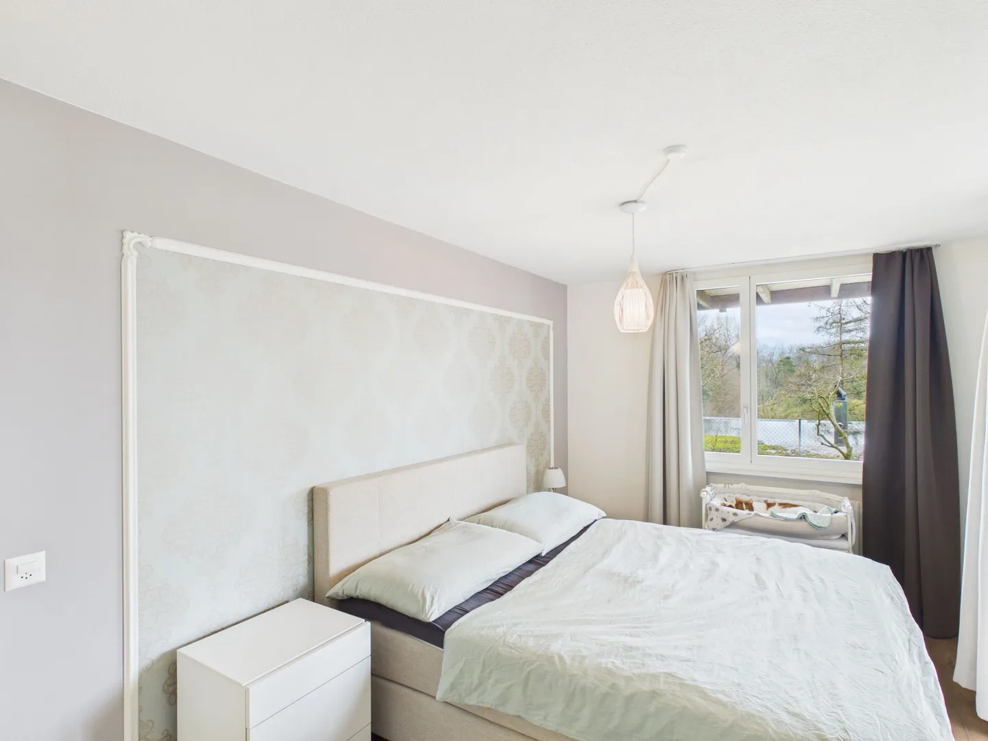 Maison semi-détachée spacieuse et bien entretenue - Photo 4 sur 13