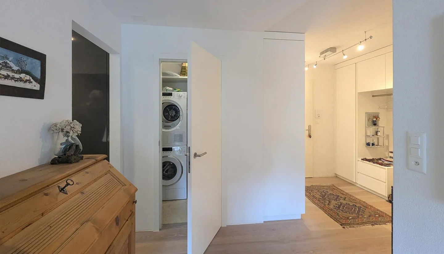 Modern and high-quality renovated - Photo 13 of 16