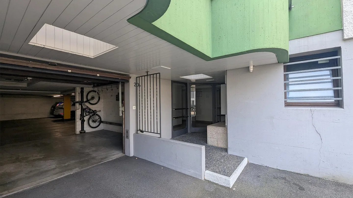 Modern and high-quality renovated - Photo 14 of 16