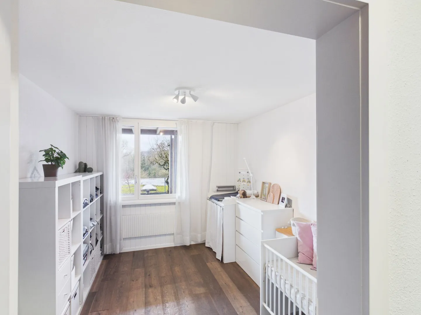 Maison semi-détachée spacieuse et bien entretenue - Photo 7 sur 13