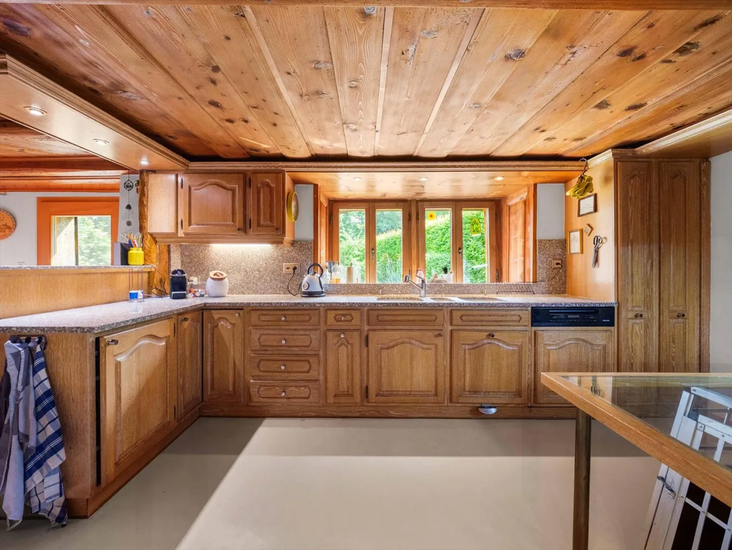 Sumptuous triplex apartment with 8.5 rooms in a listed renovated farmhouse, at c - Photo 4 of 13