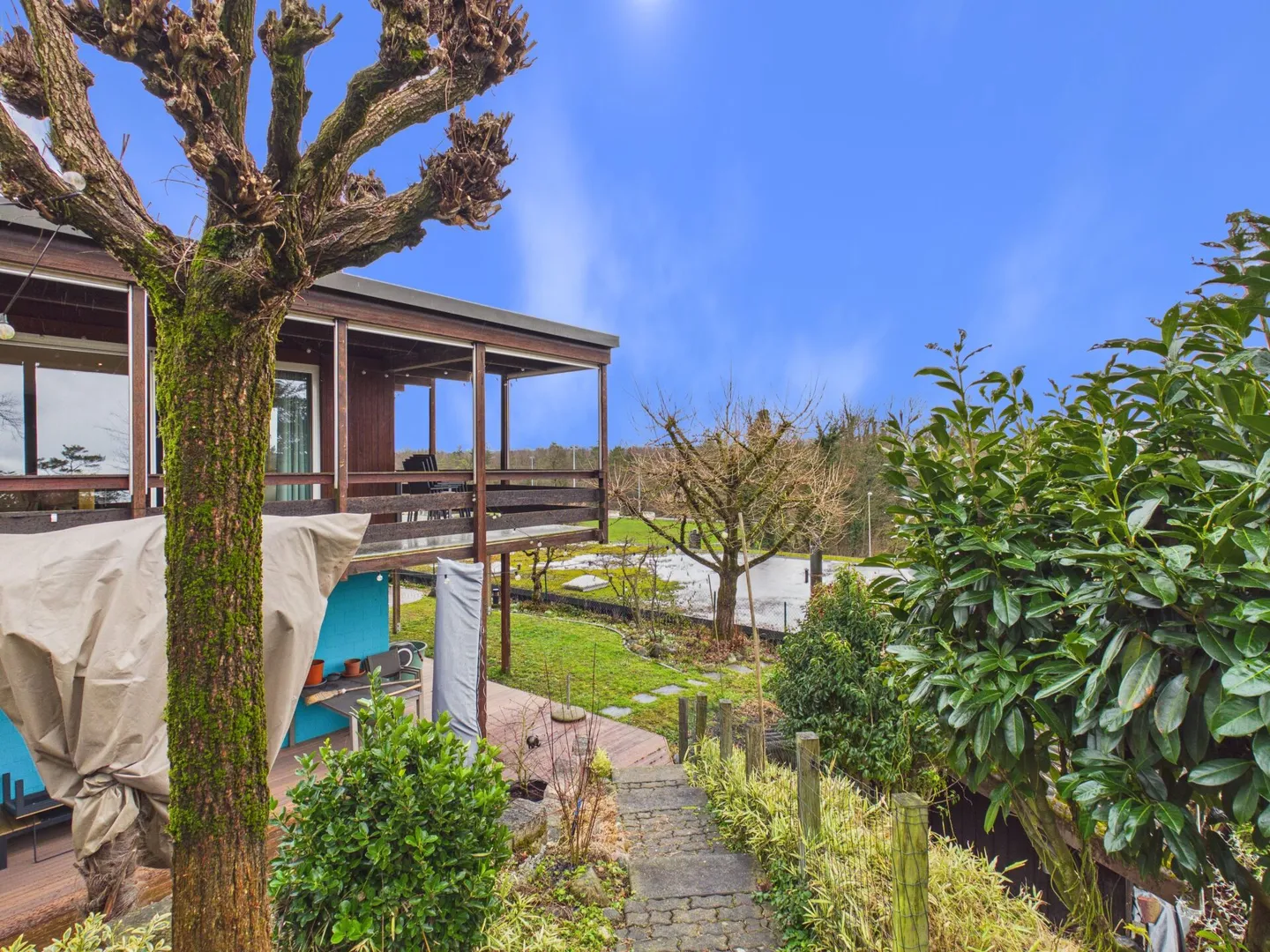 Maison semi-détachée spacieuse et bien entretenue - Photo 10 sur 13