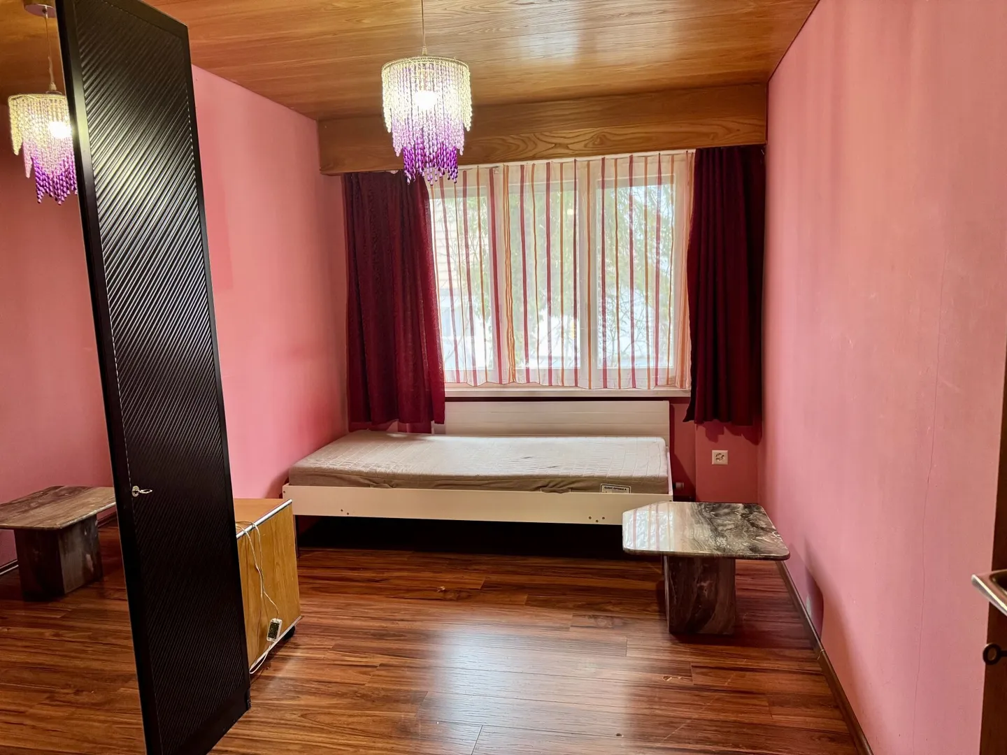 Spacious Single-Family Home in a Quiet, Central Residential Area - Photo 2 of 4