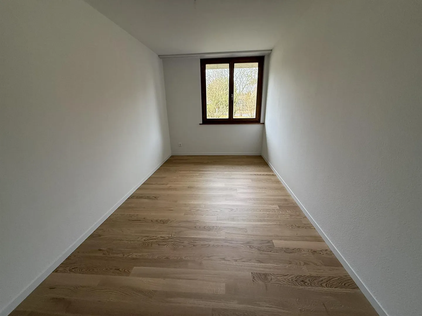 Freshly renovated 4.5-room corner townhouse with large garden and parking space - Photo 17 of 23