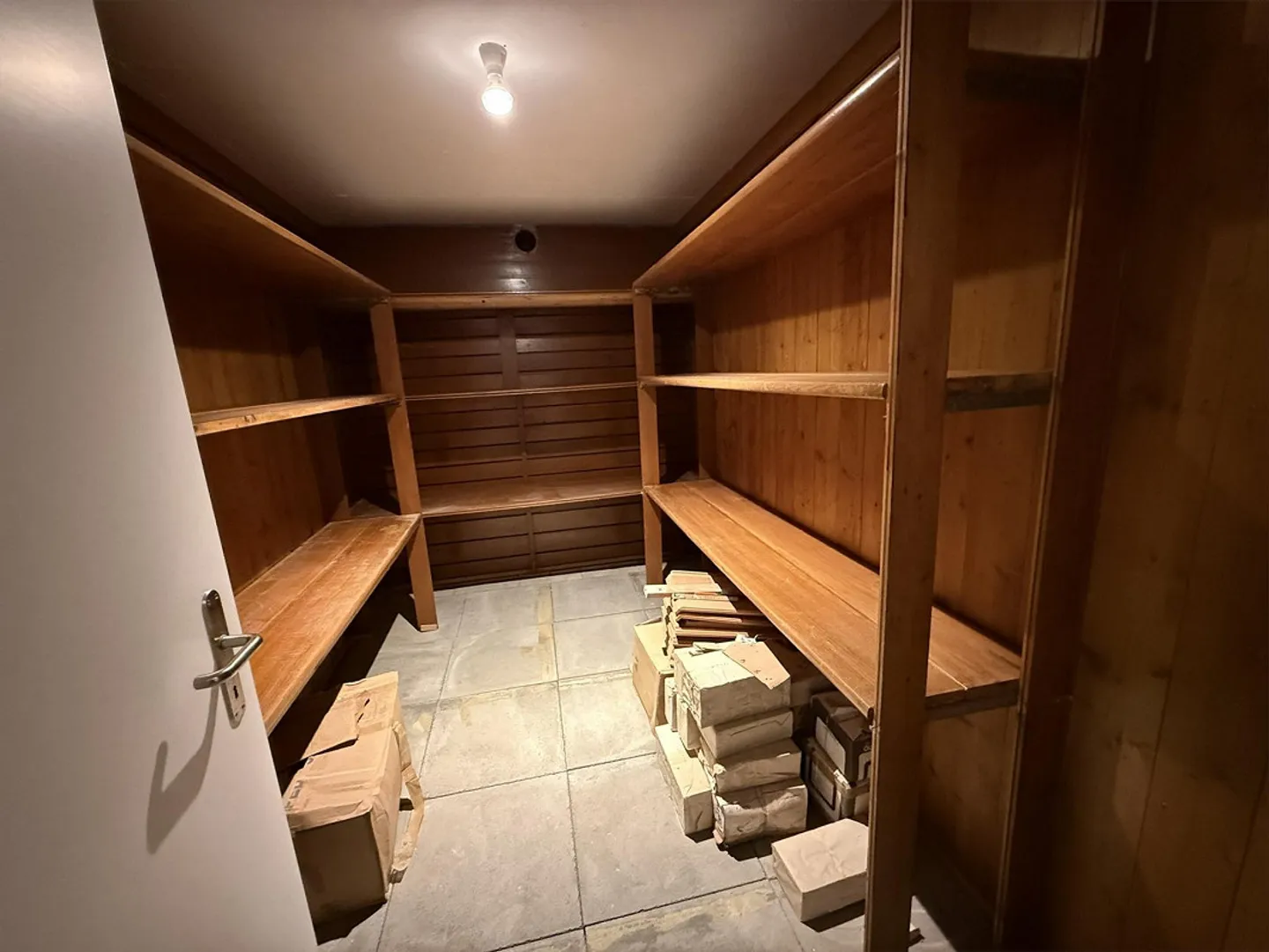 Freshly renovated 4.5-room corner townhouse with large garden and parking space - Photo 19 of 23